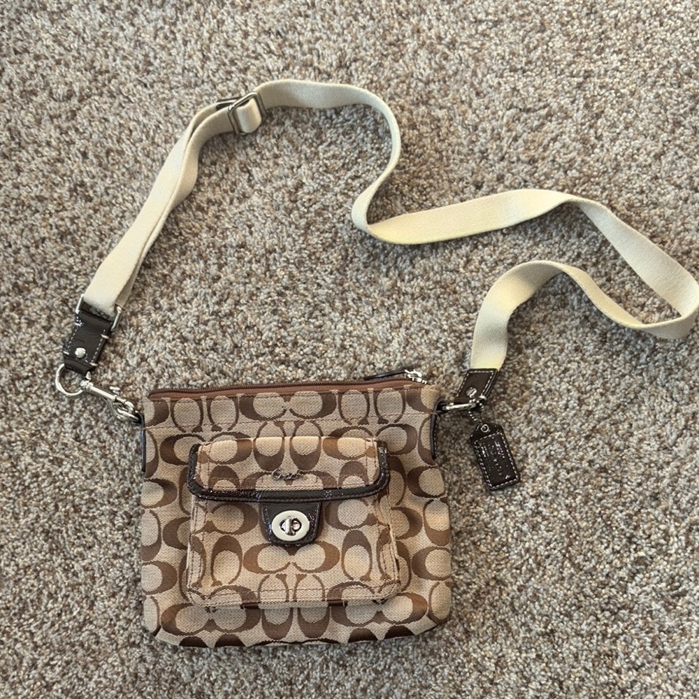 🤎Coach Brown Crossbody Bag with Signature Monogram